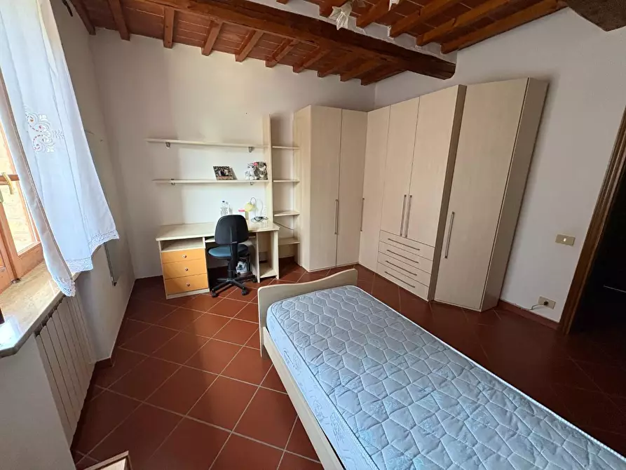 Immagine 23 di Porzione di casa in vendita  a Poggibonsi