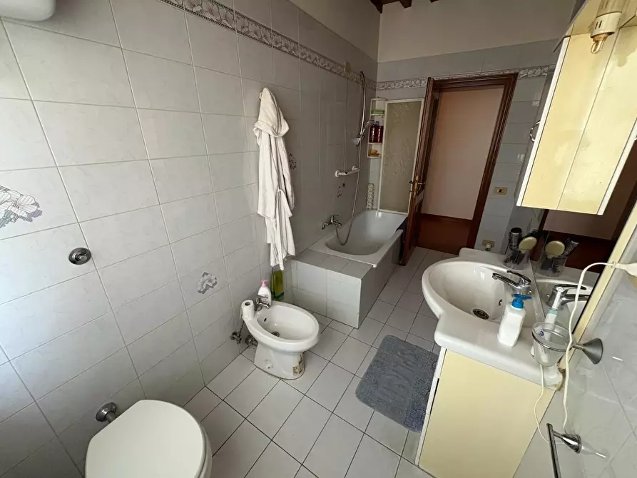 Immagine 25 di Porzione di casa in vendita  a Poggibonsi