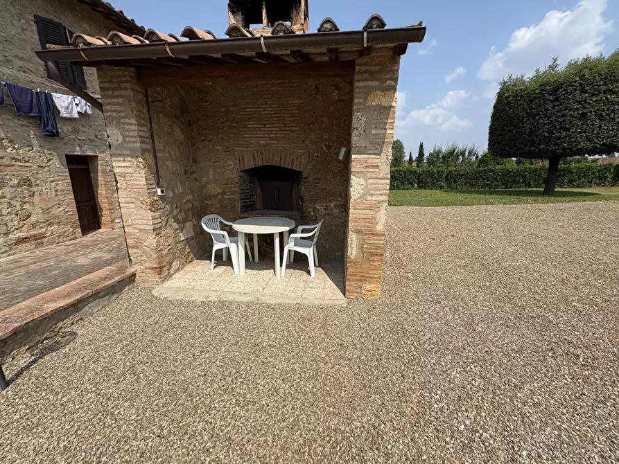 Immagine 2 di Porzione di casa in vendita  a Poggibonsi