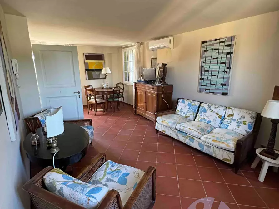 Immagine 4 di Appartamento in vendita  a Forte Dei Marmi