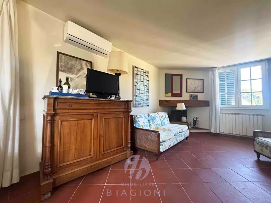 Immagine 2 di Appartamento in vendita  a Forte Dei Marmi