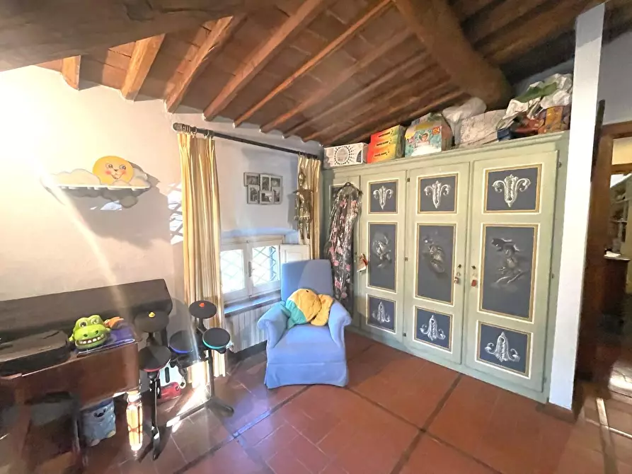 Immagine 45 di Villa in vendita  a Capannori