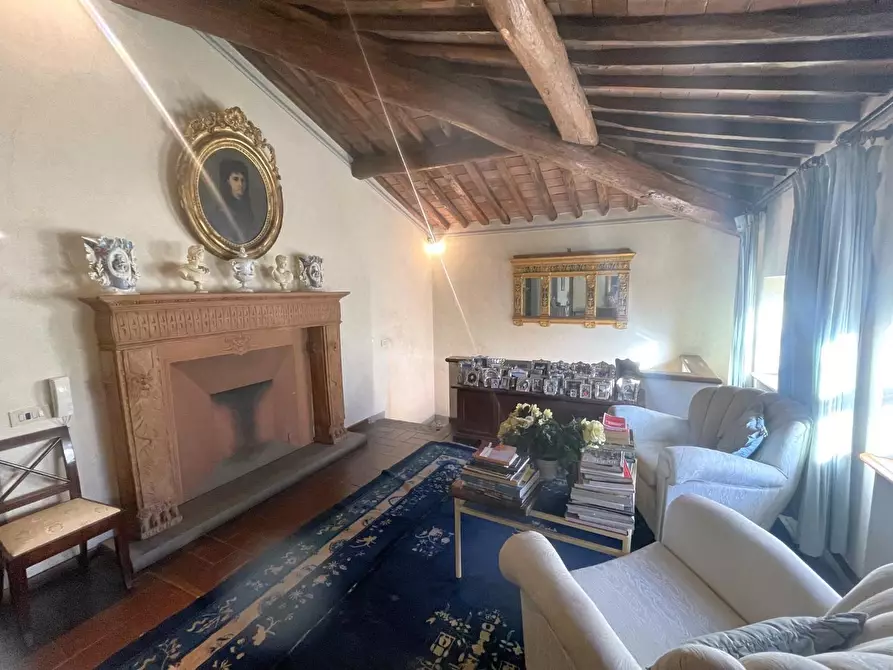 Immagine 27 di Villa in vendita  a Capannori