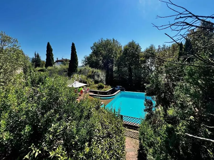 Immagine 54 di Villa in vendita  a Capannori