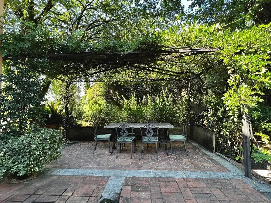 Immagine 58 di Villa in vendita  a Capannori