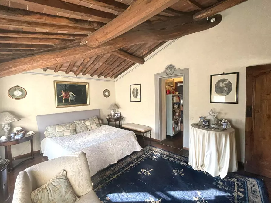 Immagine 34 di Villa in vendita  a Capannori