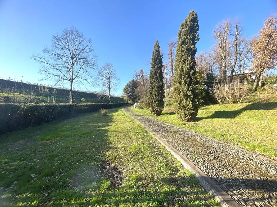 Immagine 62 di Villa in vendita  a Capannori