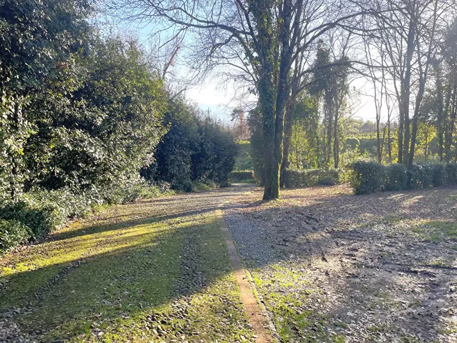 Immagine 59 di Villa in vendita  a Capannori