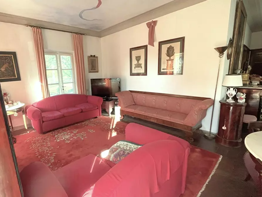 Immagine 18 di Villa in vendita  a Capannori