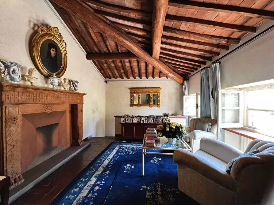 Immagine 26 di Villa in vendita  a Capannori