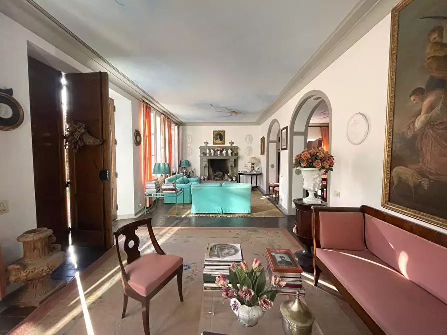 Immagine 7 di Villa in vendita  a Capannori