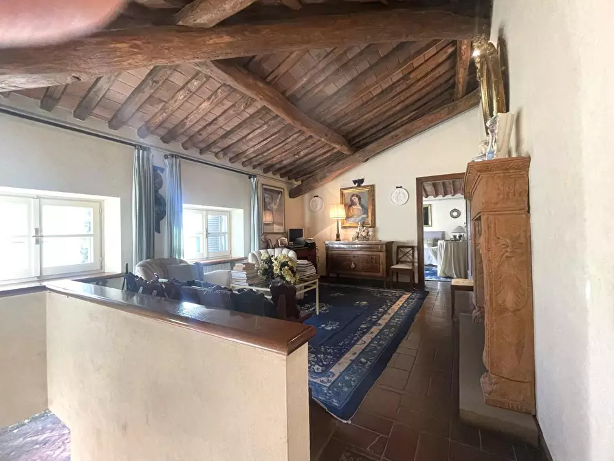 Immagine 24 di Villa in vendita  a Capannori