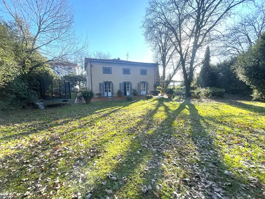Immagine 49 di Villa in vendita  a Capannori
