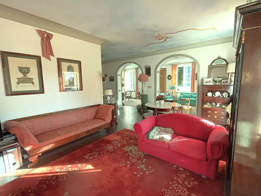 Immagine 17 di Villa in vendita  a Capannori