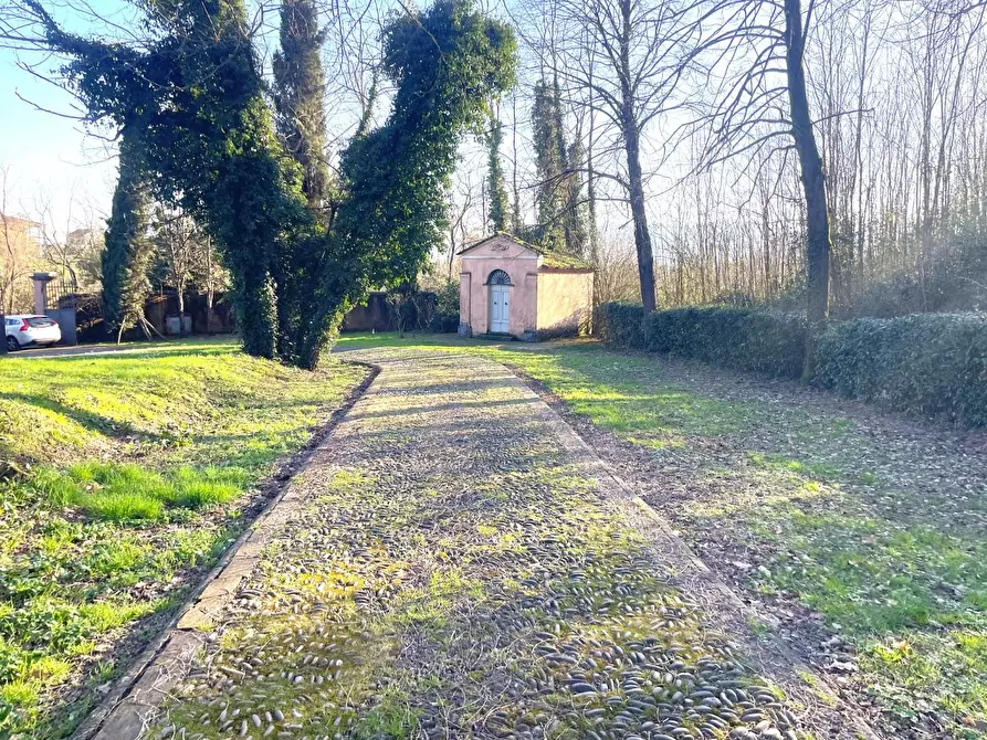 Immagine 63 di Villa in vendita  a Capannori