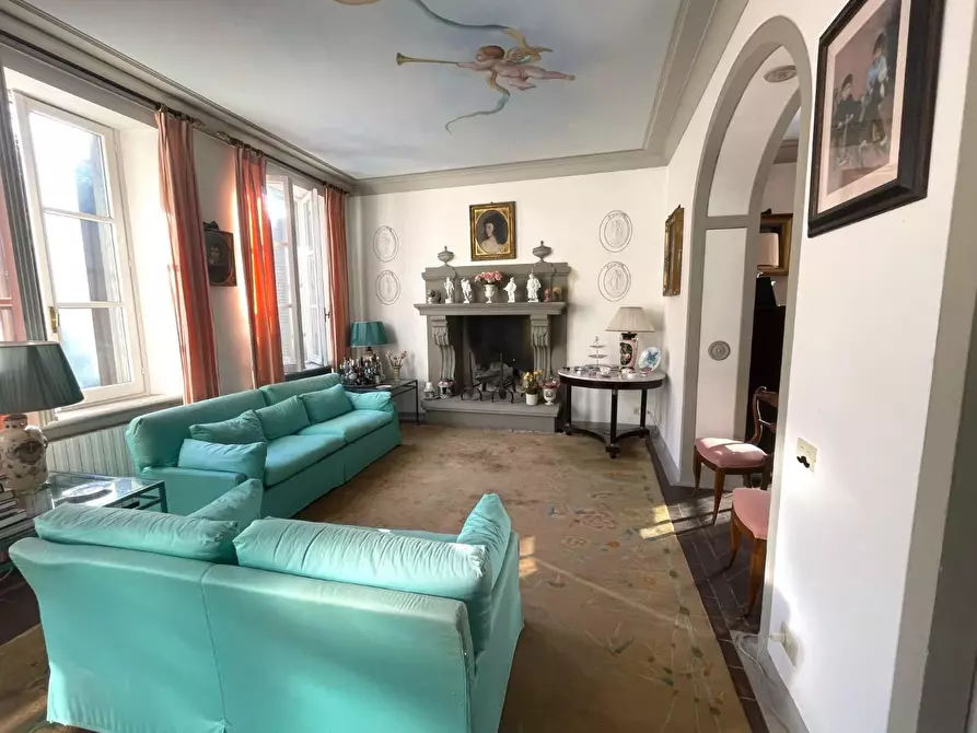 Immagine 10 di Villa in vendita  a Capannori