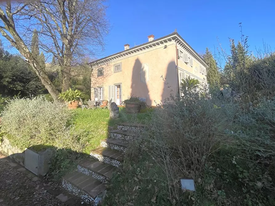 Immagine 48 di Villa in vendita  a Capannori