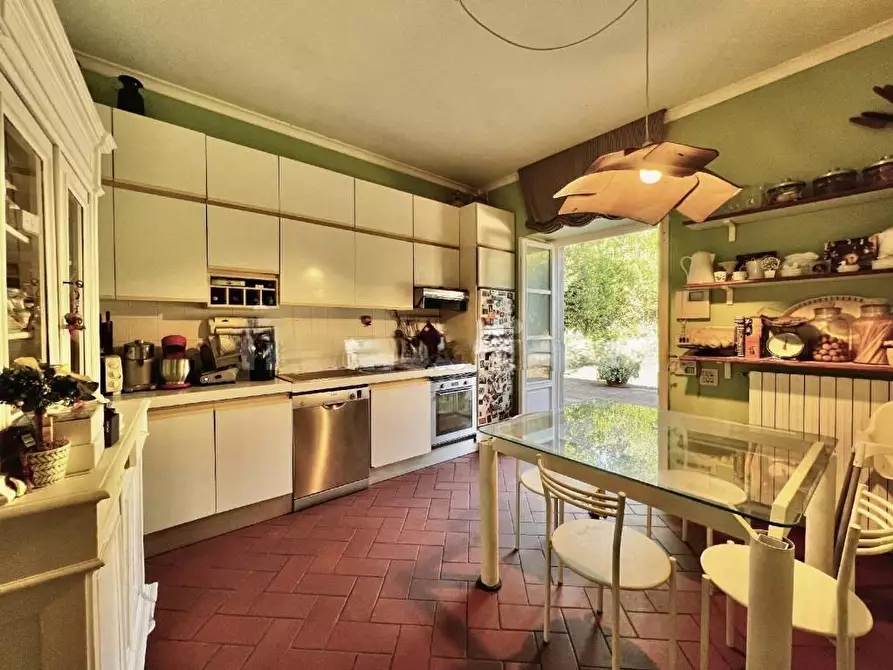 Immagine 20 di Villa in vendita  a Capannori