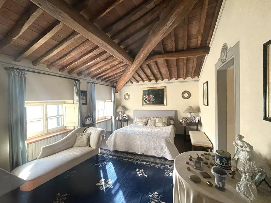 Immagine 32 di Villa in vendita  a Capannori