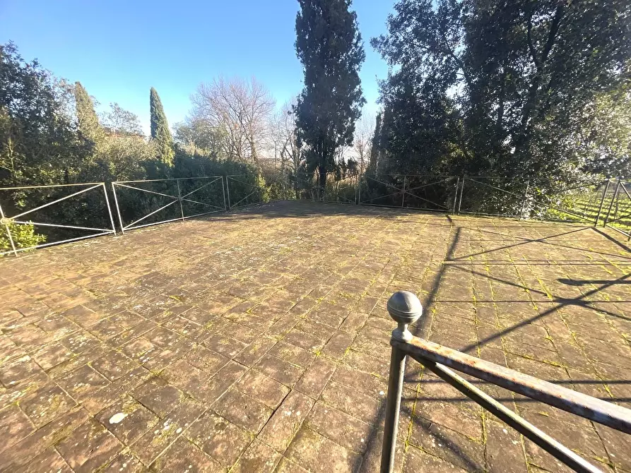 Immagine 51 di Villa in vendita  a Capannori