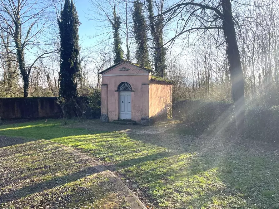 Immagine 64 di Villa in vendita  a Capannori