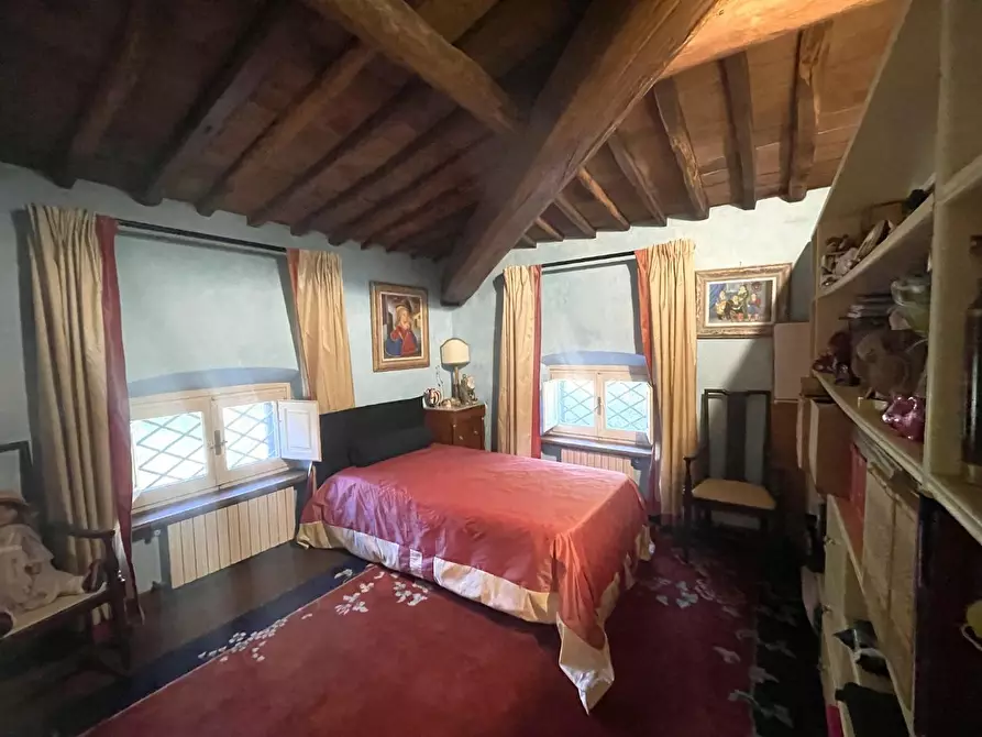 Immagine 40 di Villa in vendita  a Capannori