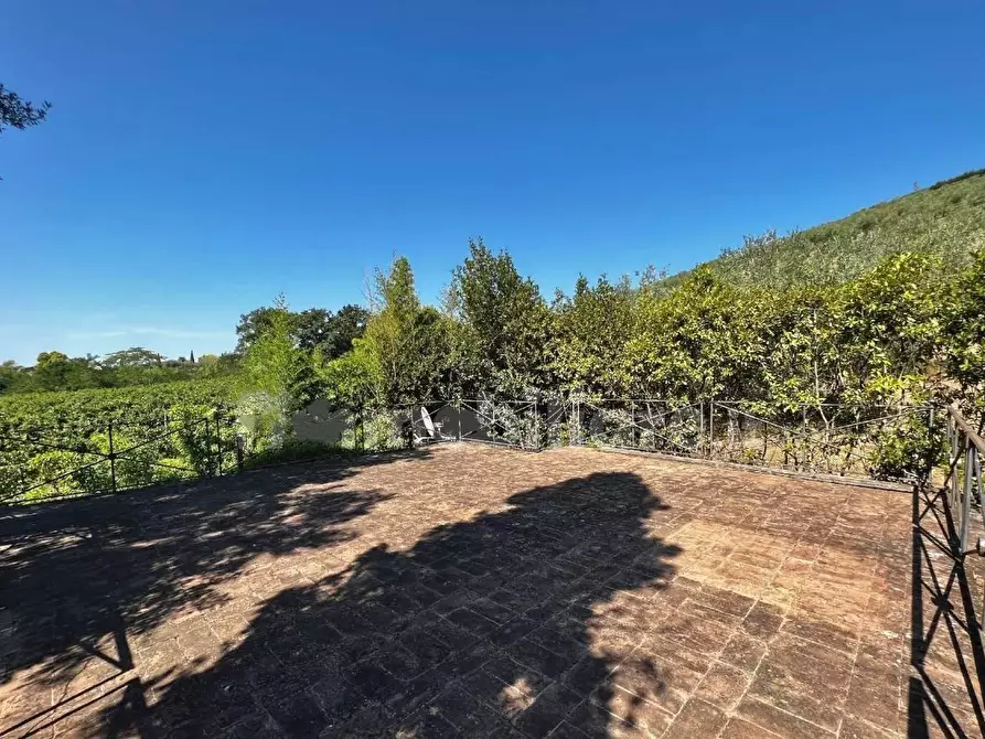Immagine 52 di Villa in vendita  a Capannori