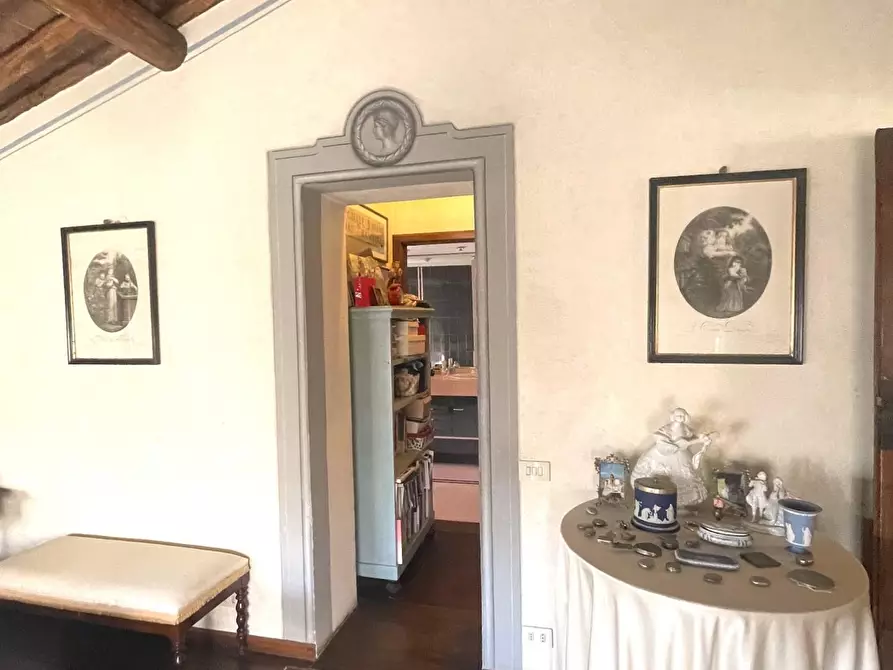 Immagine 31 di Villa in vendita  a Capannori