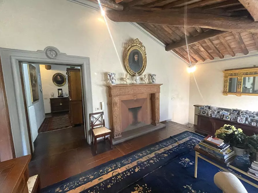 Immagine 28 di Villa in vendita  a Capannori