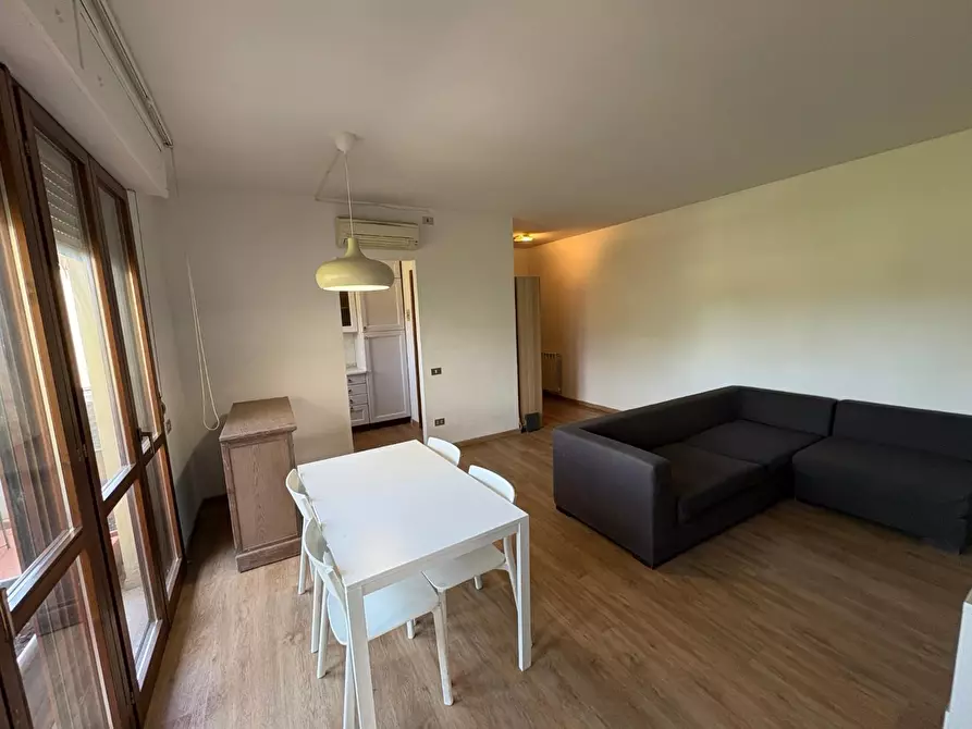 Immagine 5 di Appartamento in vendita  a Lucca