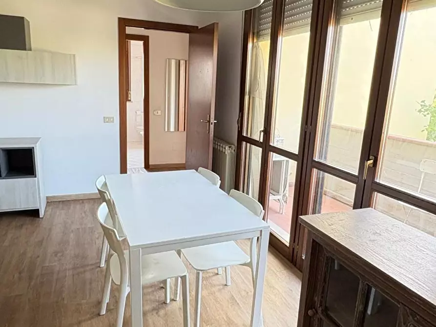 Immagine 4 di Appartamento in vendita  a Lucca