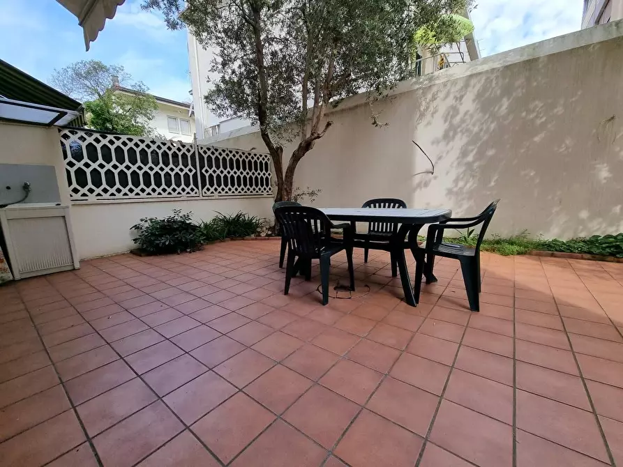 Immagine 7 di Appartamento in vendita  a Viareggio