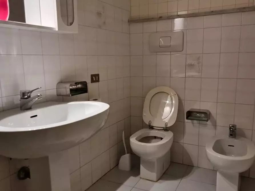 Immagine 8 di Appartamento in vendita  a Viareggio