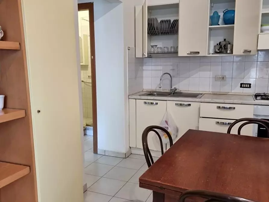 Immagine 2 di Appartamento in vendita  a Viareggio