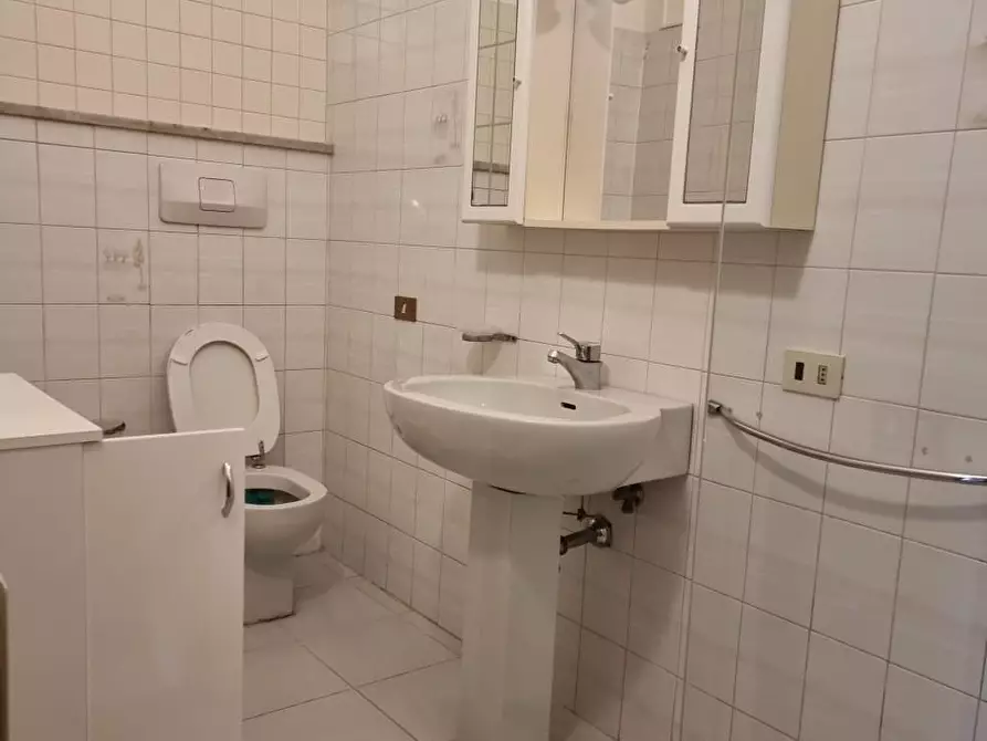 Immagine 6 di Appartamento in vendita  a Viareggio