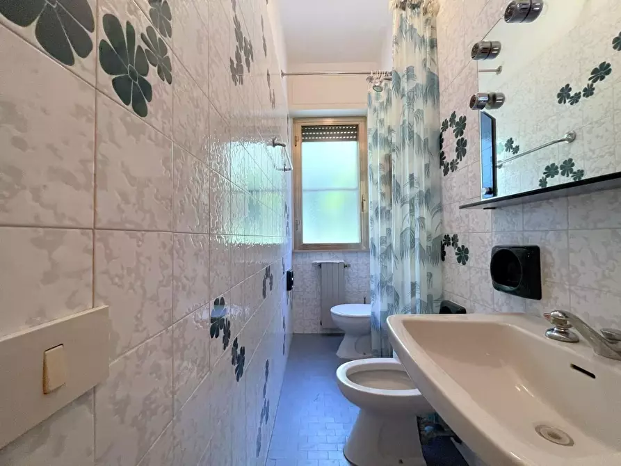 Immagine 37 di Villa in vendita  a Massarosa