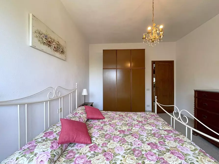 Immagine 12 di Villa in vendita  a Massarosa