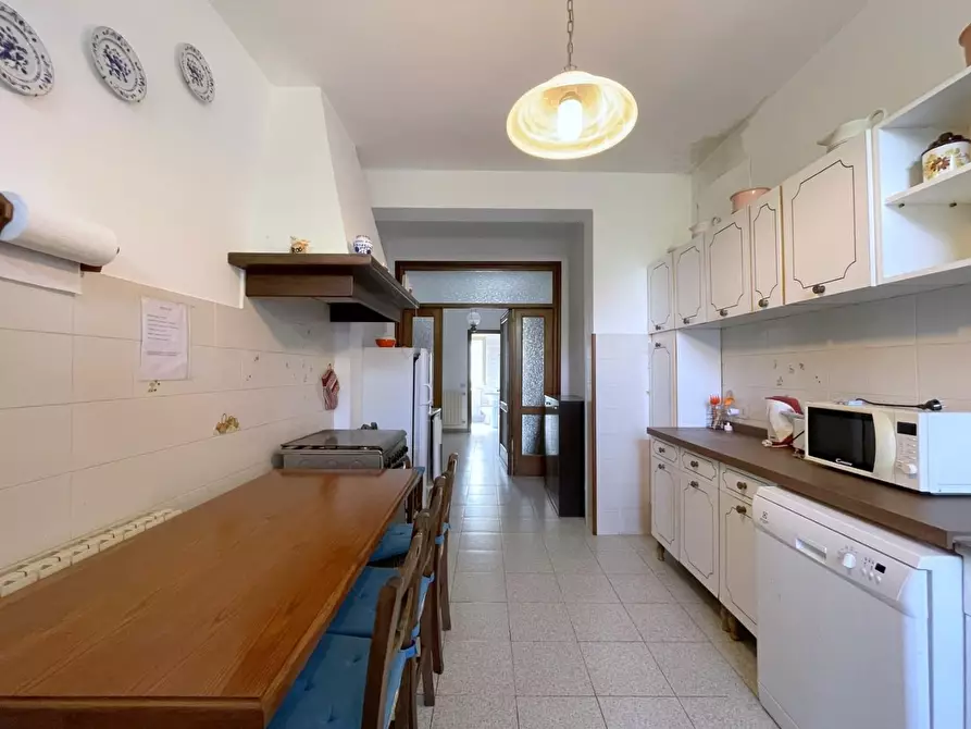 Immagine 5 di Villa in vendita  a Massarosa