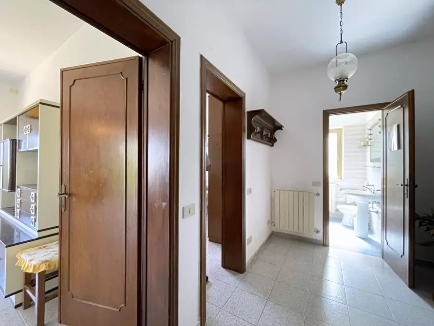 Immagine 8 di Villa in vendita  a Massarosa