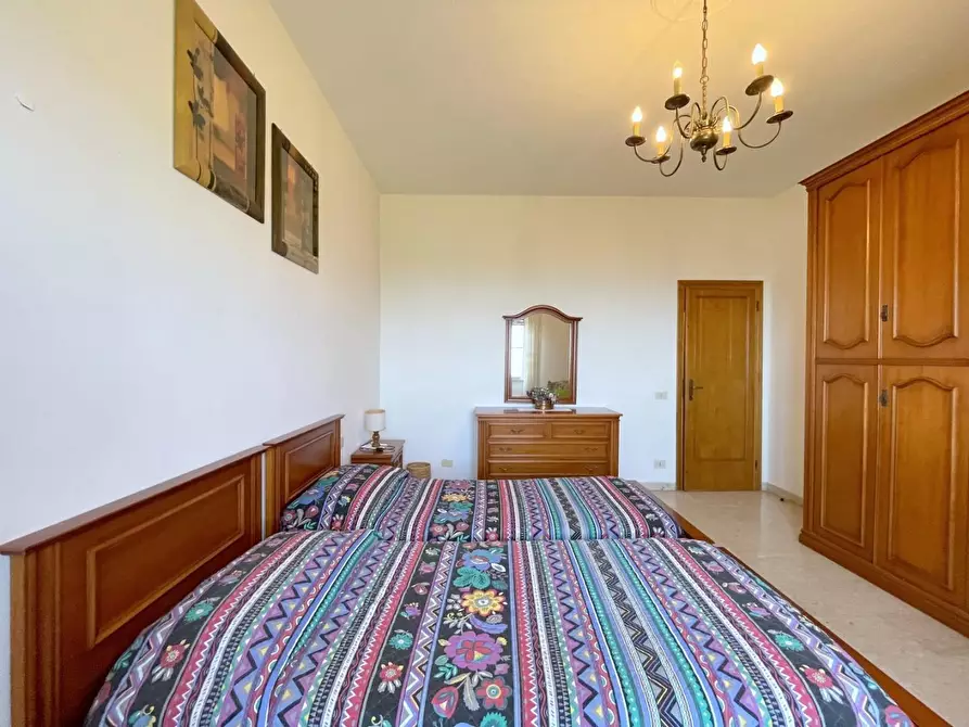 Immagine 51 di Villa in vendita  a Massarosa