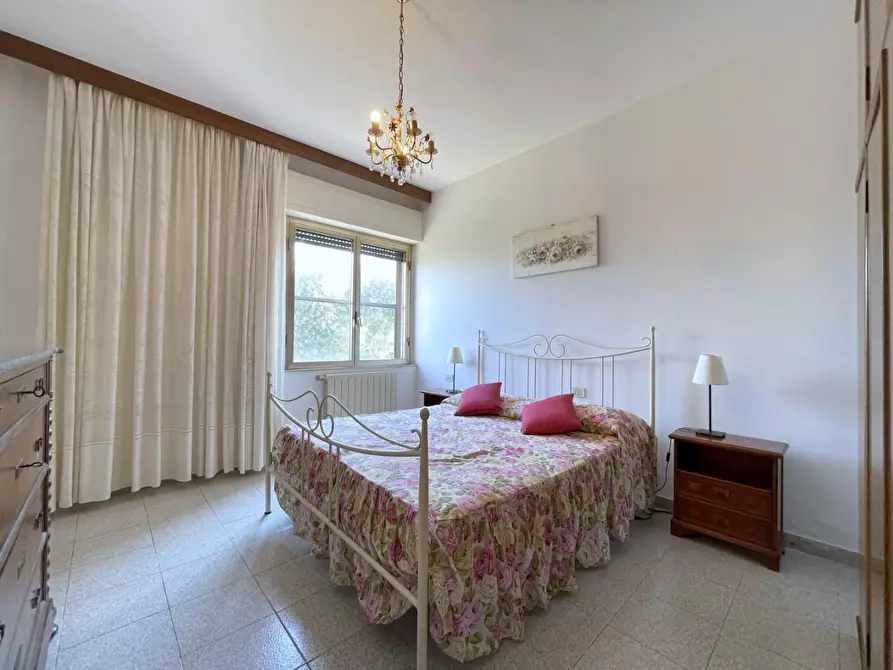 Immagine 10 di Villa in vendita  a Massarosa