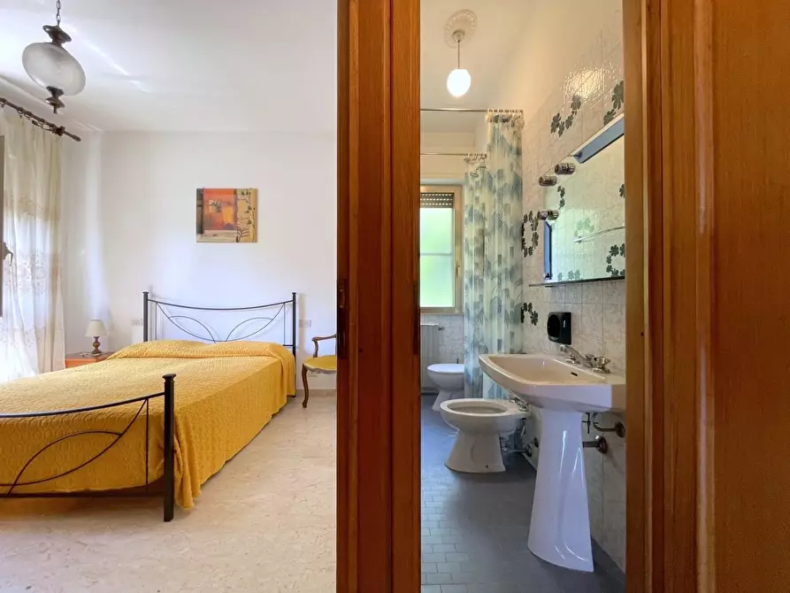 Immagine 35 di Villa in vendita  a Massarosa