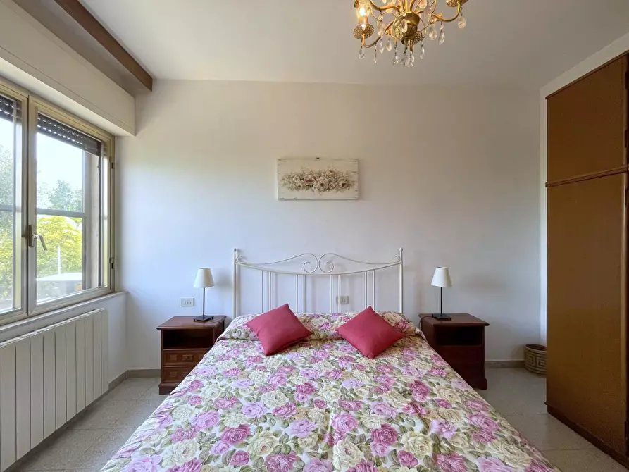 Immagine 11 di Villa in vendita  a Massarosa