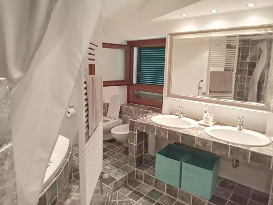 Immagine 35 di Villa in vendita  a Camaiore