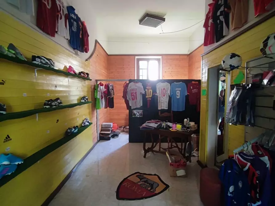 Immagine 7 di Locale commerciale in affitto  a Grosseto