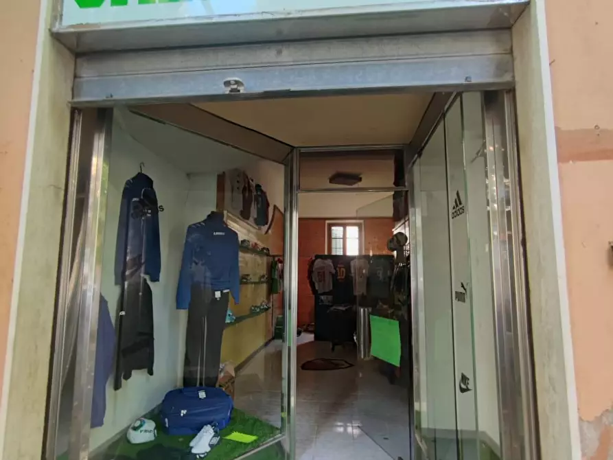 Immagine 2 di Locale commerciale in affitto  a Grosseto