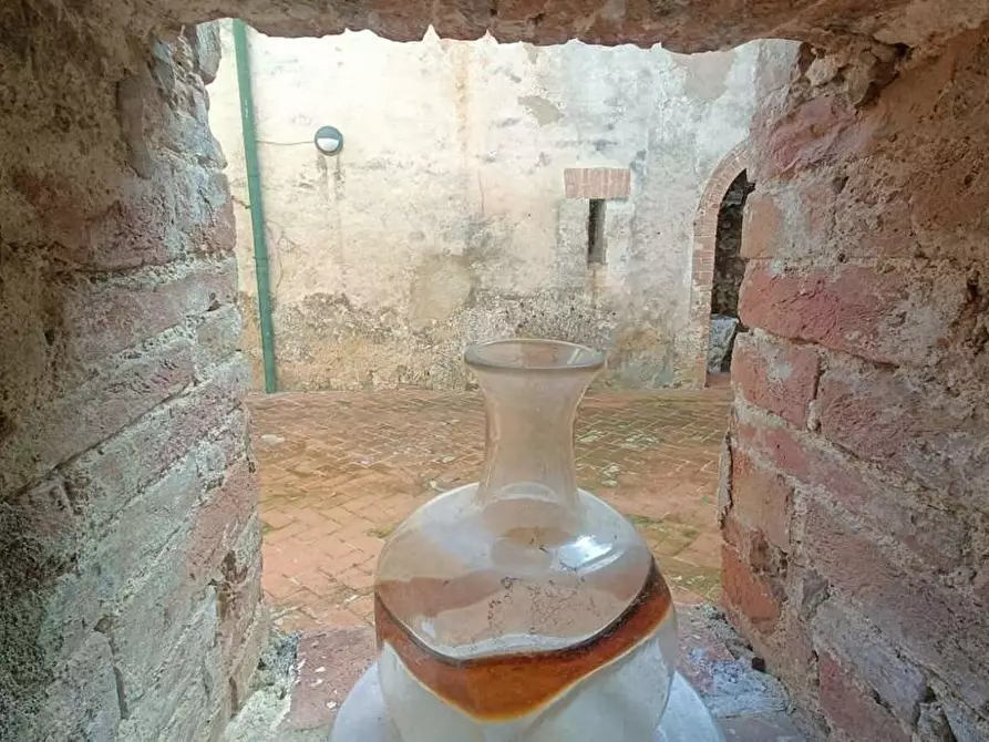 Immagine 19 di Porzione di casa in vendita  a Siena