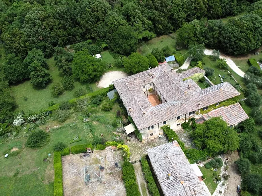 Immagine 3 di Porzione di casa in vendita  a Siena