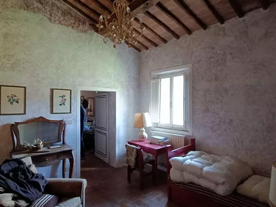 Immagine 20 di Porzione di casa in vendita  a Siena