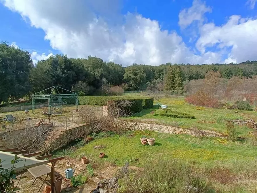 Immagine 10 di Porzione di casa in vendita  a Siena